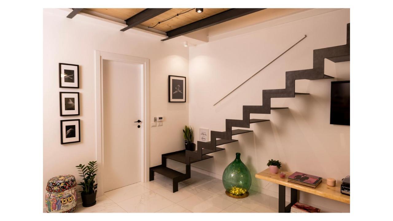 Light Pink - Suite In The Middle Of Everything Torre Annunziata Exterior photo
